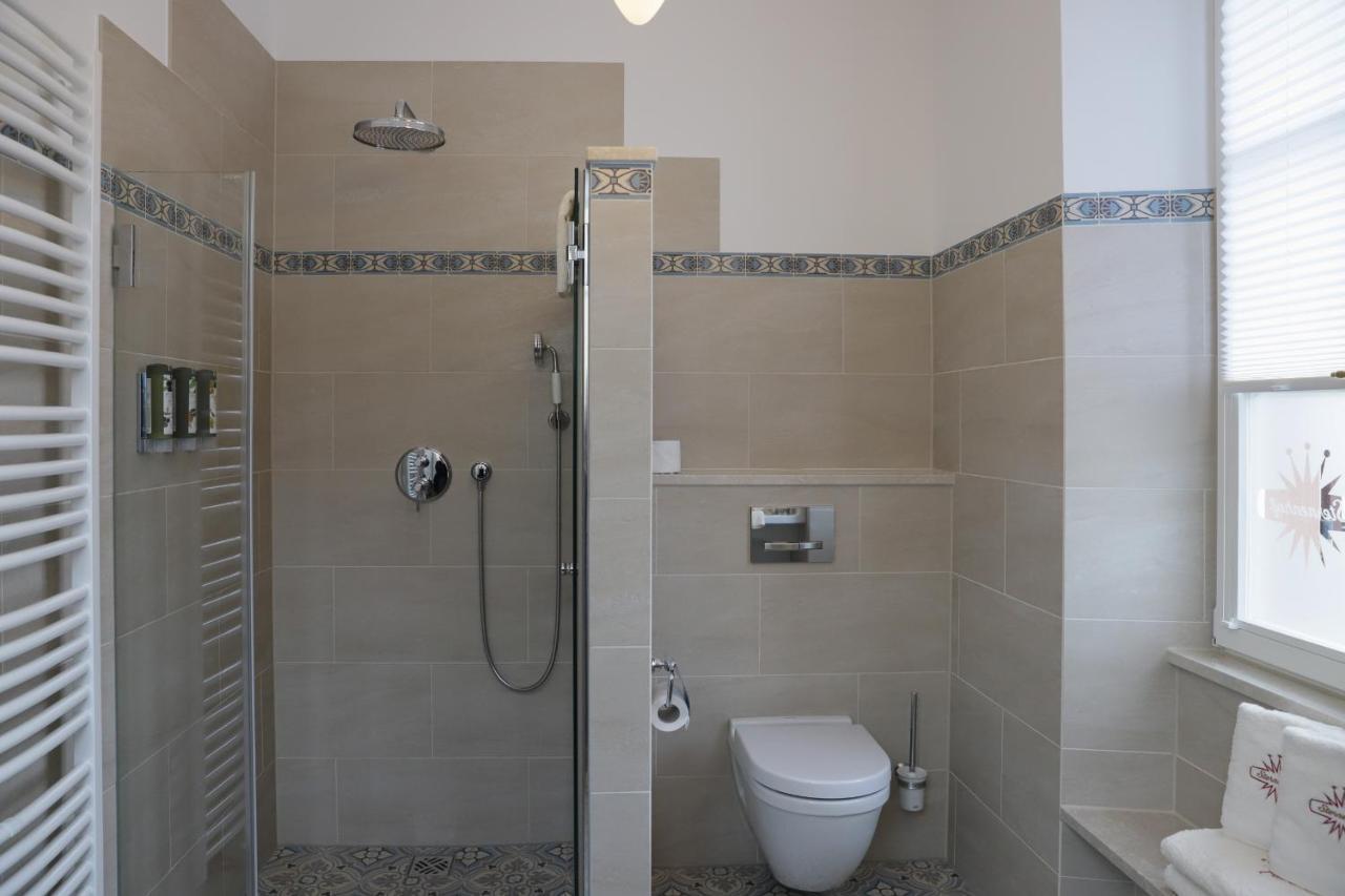 Boutique-Hotel Im Sternenhof Grosskarlbach Bagian luar foto